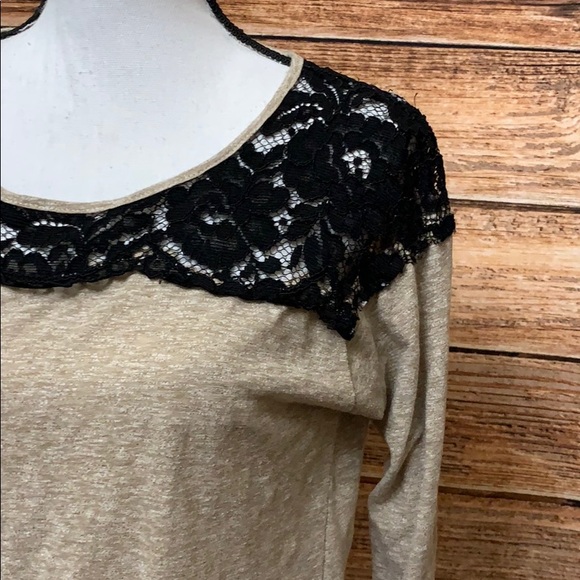 3/$20 Umgee• Womens Long Sleeve Top With Lace - Picture 4 of 4